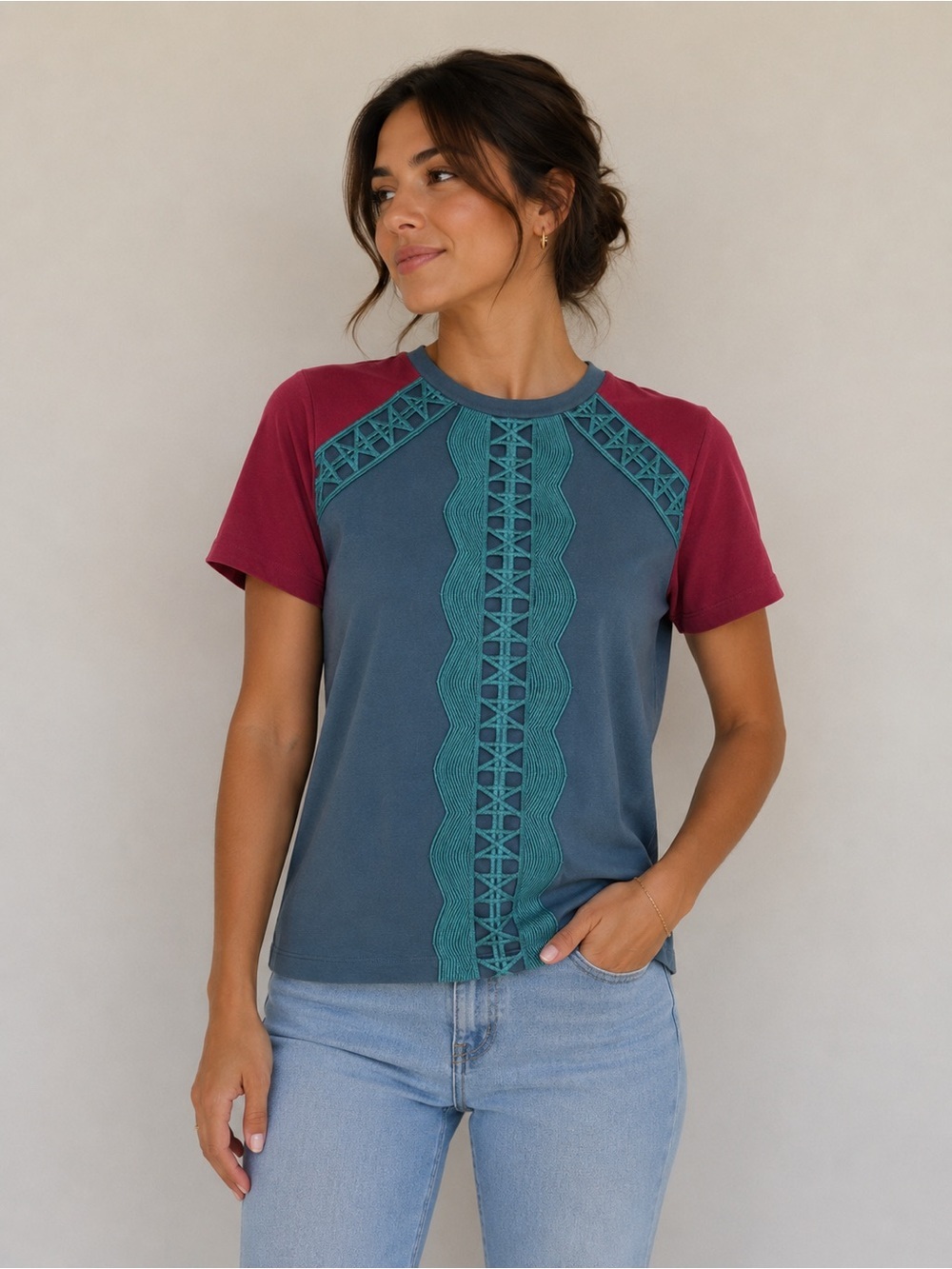 Tori Burch Color block Embroidered Detail Tee Blue & Burgundy Sz M